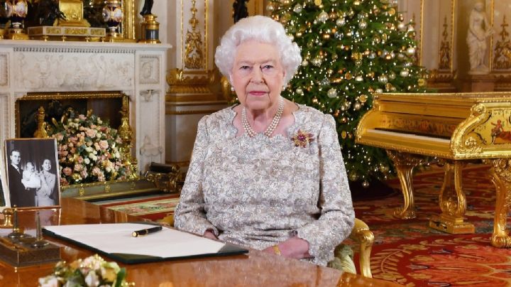 La Reina Isabel luce 7 atuendos diferentes para las Navidades por este peculiar motivo