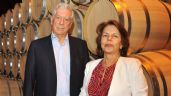 Mario Vargas Llosa celebra un nuevo premio al lado de su mujer, Patricia Llosa