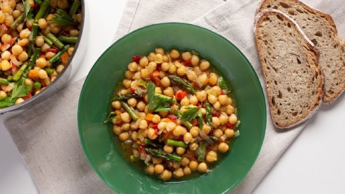 Garbanzos con verduras, una receta barata y simple pero muy sabrosa