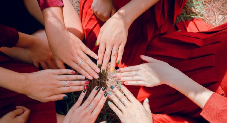 6 colores de uñas que brillarán esta primavera