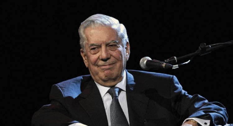 Mario Vargas Llosa le da una tercera oportunidad al amor y se va de luna de miel