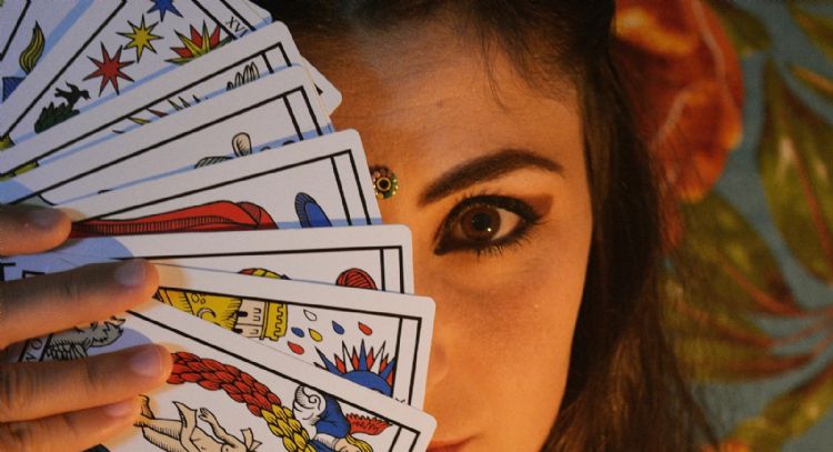 Tarot: los 3 signos del zodíaco que pueden perderlo todo por desconfiados